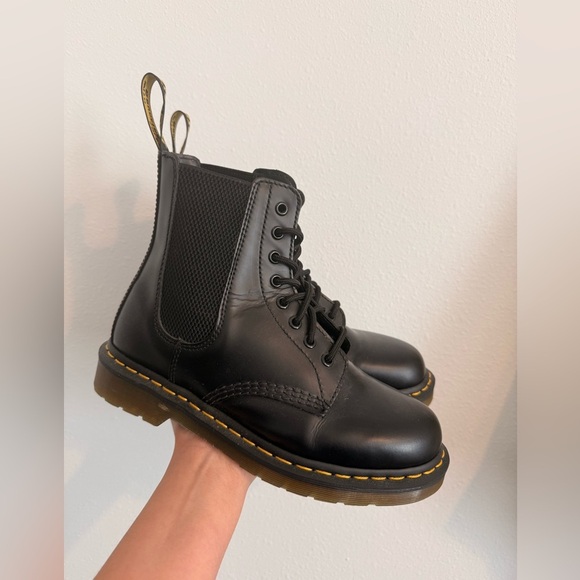 Dr. Martens 1460 Harper Smooth Leather Lace Up Boots, UNISEX Women 8/ Mens 7 - Picture 2 of 6